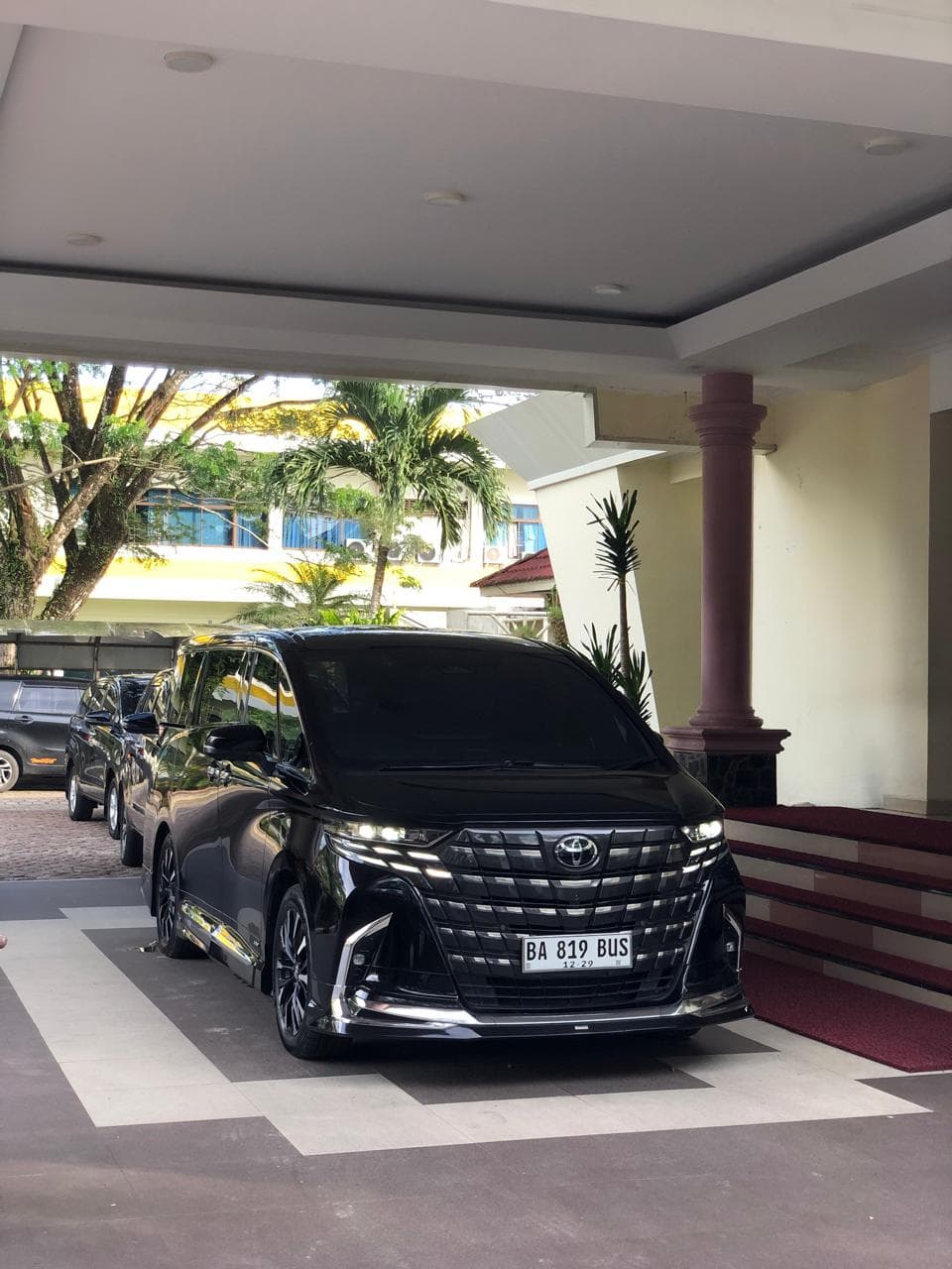 Galeri rental mobil Padang 9