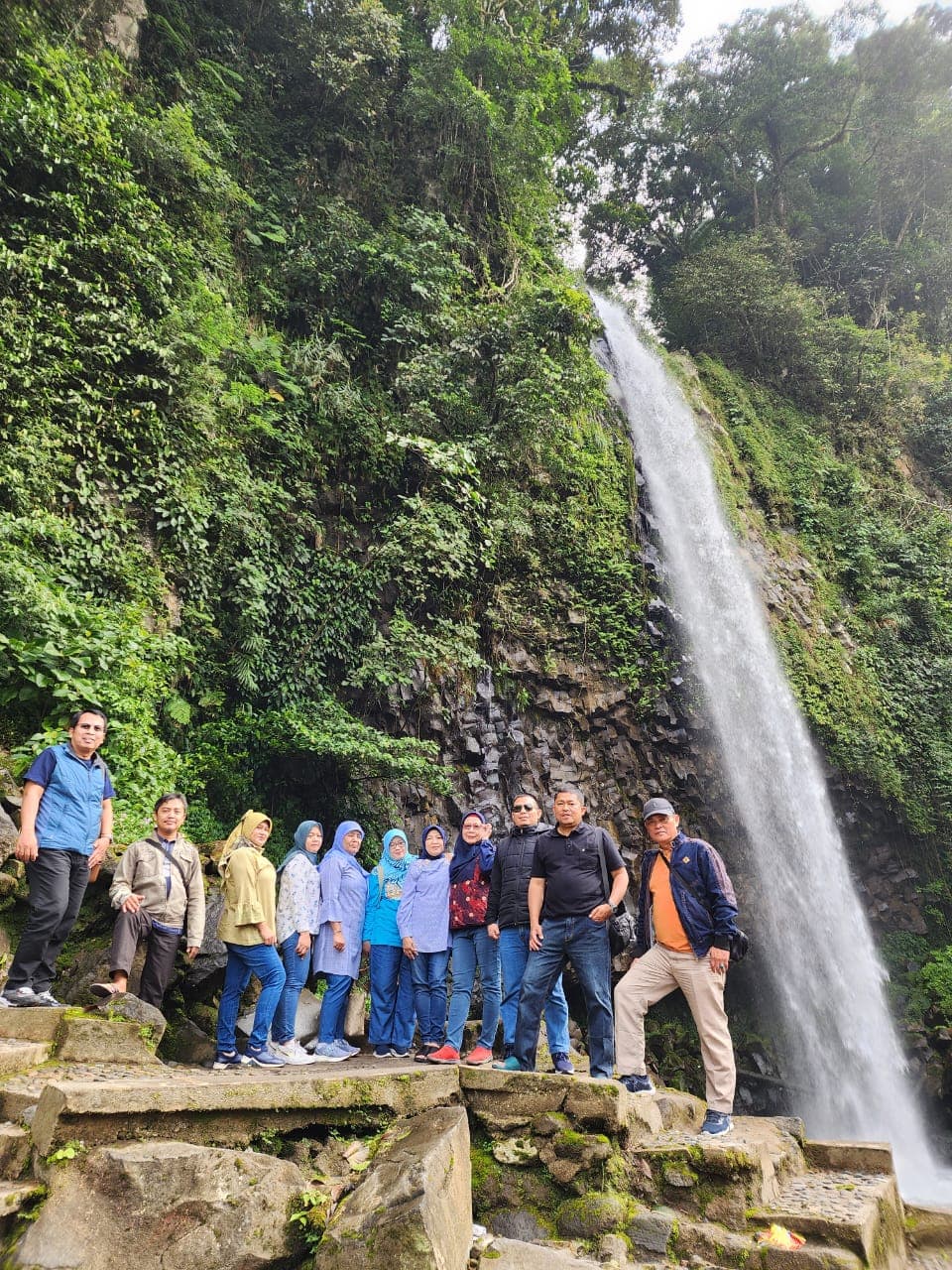 Galeri rental mobil Padang 24
